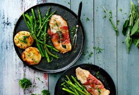 Lekker ovengerecht met aardappelgratin, kip en groene groenten